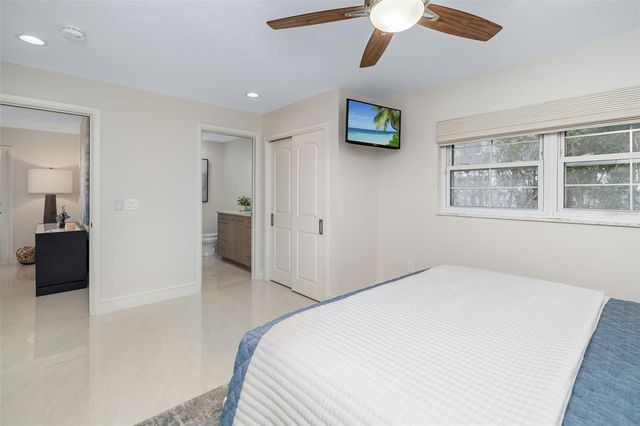 480 CLEVELAND DRIVE, Sarasota, FL 34236