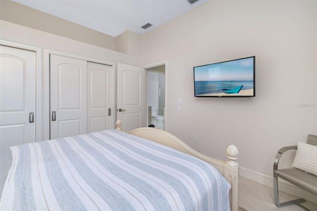 480 CLEVELAND DRIVE, Sarasota, FL 34236