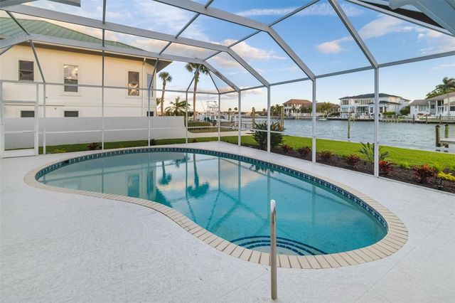 480 CLEVELAND DRIVE, Sarasota, FL 34236