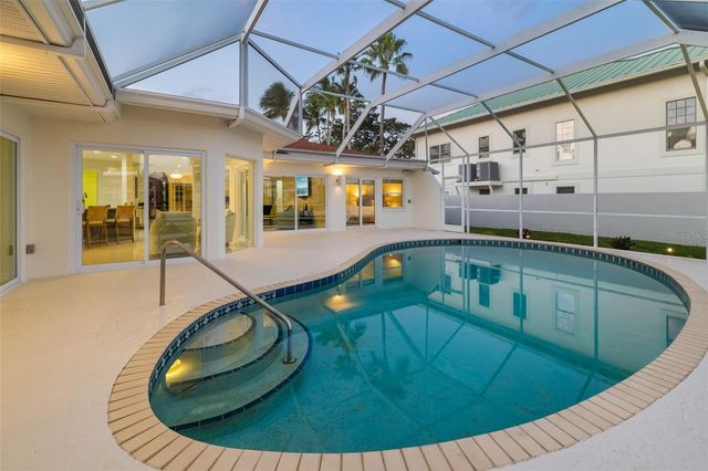 480 CLEVELAND DRIVE, Sarasota, FL 34236