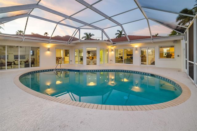 480 CLEVELAND DRIVE, Sarasota, FL 34236