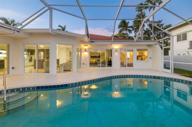 480 CLEVELAND DRIVE, Sarasota, FL 34236