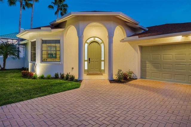 480 CLEVELAND DRIVE, Sarasota, FL 34236