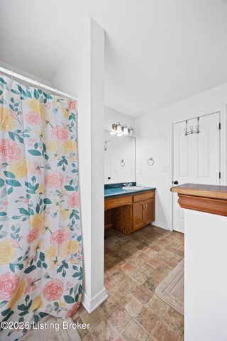 135 Lazy River North Pkwy, Shepherdsville, KY 40165