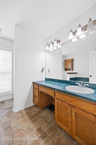 135 Lazy River North Pkwy, Shepherdsville, KY 40165