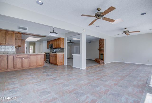 1668 DICK RITTER Drive, El Paso, TX 79936