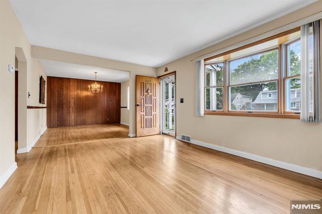 306 Highland Street, Cresskill, NJ 07626