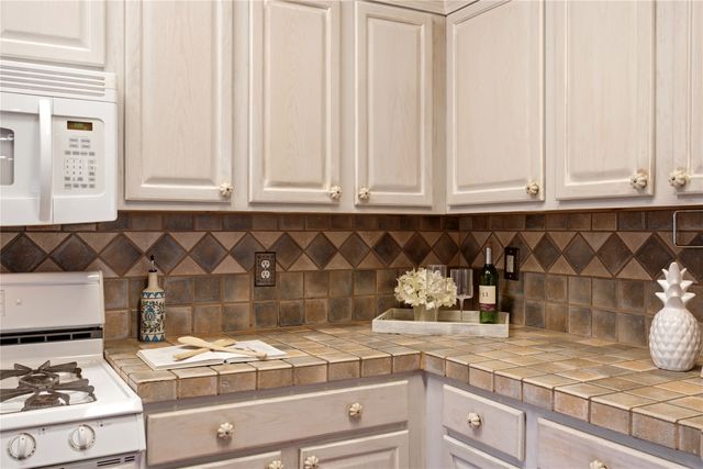 5 Ocotillo Place, Santa Fe, NM 87508