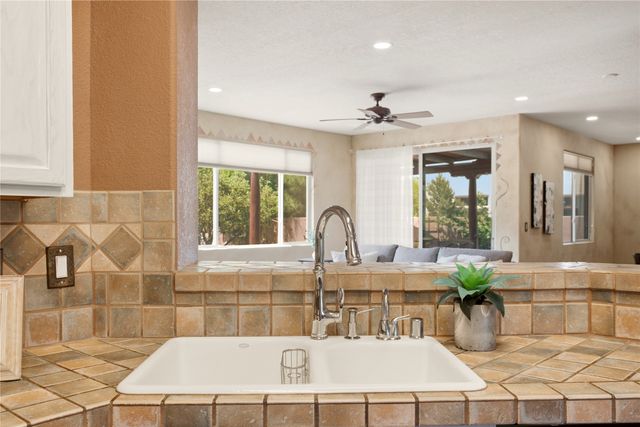 5 Ocotillo Place, Santa Fe, NM 87508