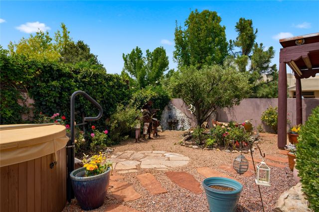 5 Ocotillo Place, Santa Fe, NM 87508