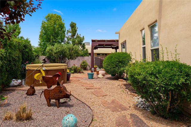 5 Ocotillo Place, Santa Fe, NM 87508