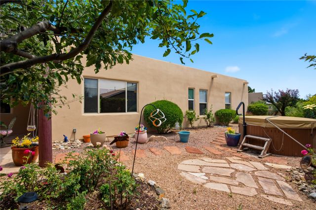 5 Ocotillo Place, Santa Fe, NM 87508