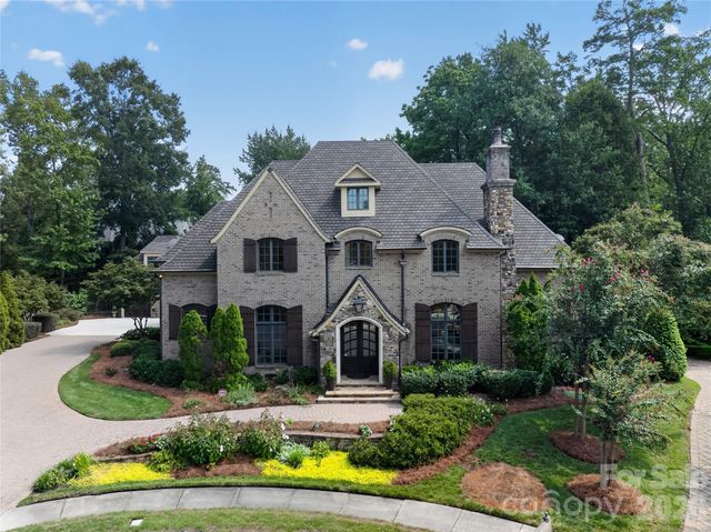 229 Wrenwood Lane, Charlotte, NC 28211