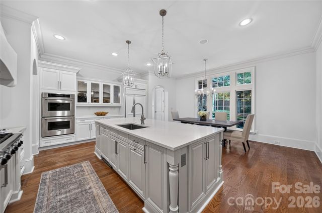 229 Wrenwood Lane, Charlotte, NC 28211