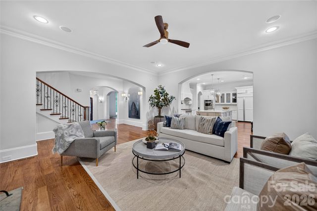 229 Wrenwood Lane, Charlotte, NC 28211