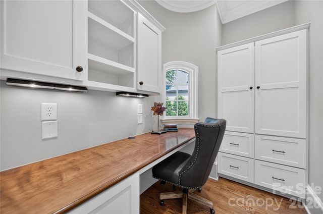 229 Wrenwood Lane, Charlotte, NC 28211