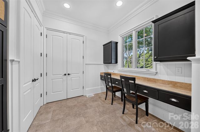 229 Wrenwood Lane, Charlotte, NC 28211