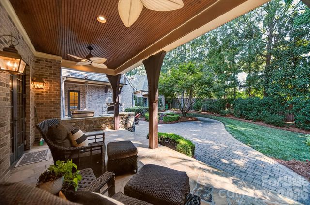 229 Wrenwood Lane, Charlotte, NC 28211