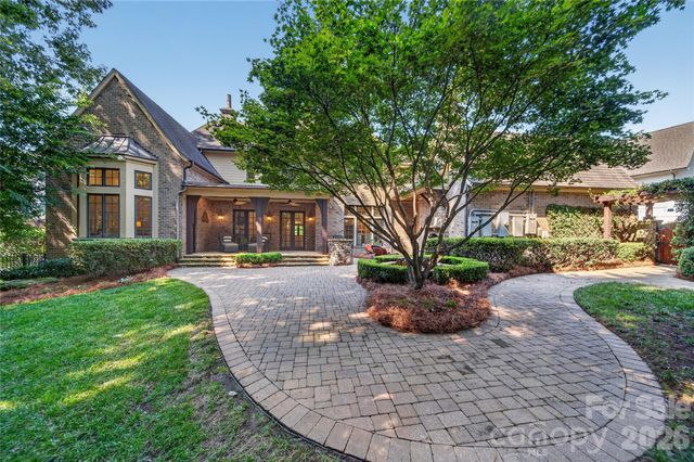 229 Wrenwood Lane, Charlotte, NC 28211