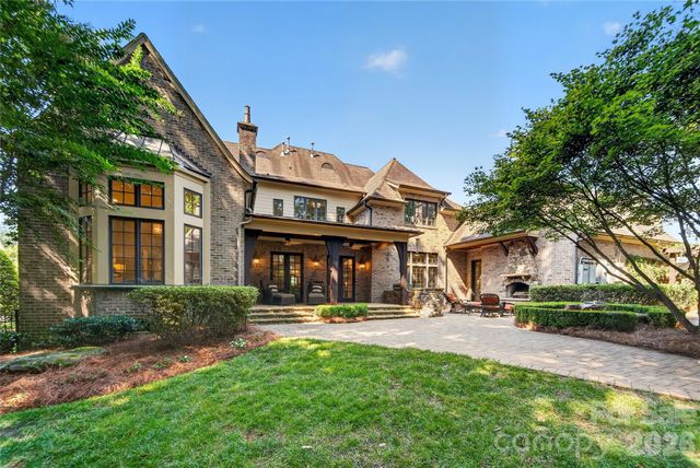 229 Wrenwood Lane, Charlotte, NC 28211