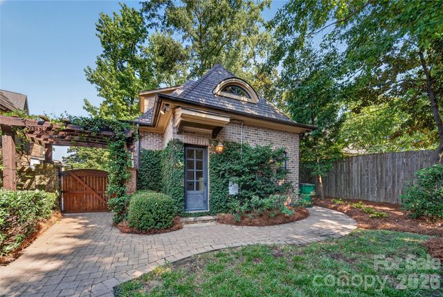 229 Wrenwood Lane, Charlotte, NC 28211