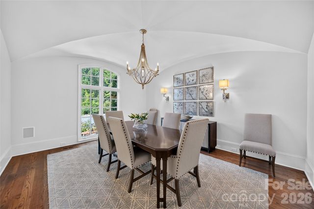 229 Wrenwood Lane, Charlotte, NC 28211