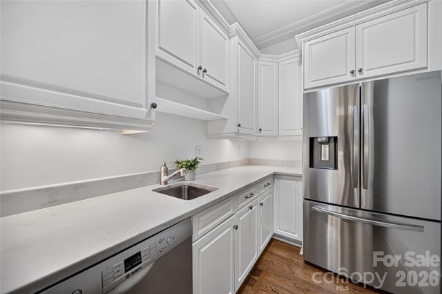 229 Wrenwood Lane, Charlotte, NC 28211