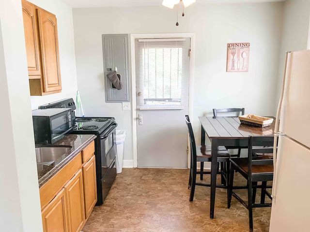 1219 McGavock Pike, Nashville, TN 37216