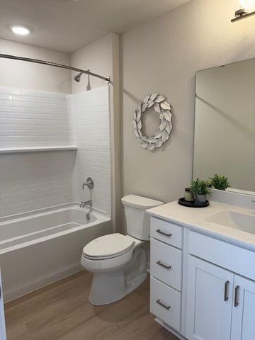 W219N16270 Primrose COURT, Jackson, WI 53037