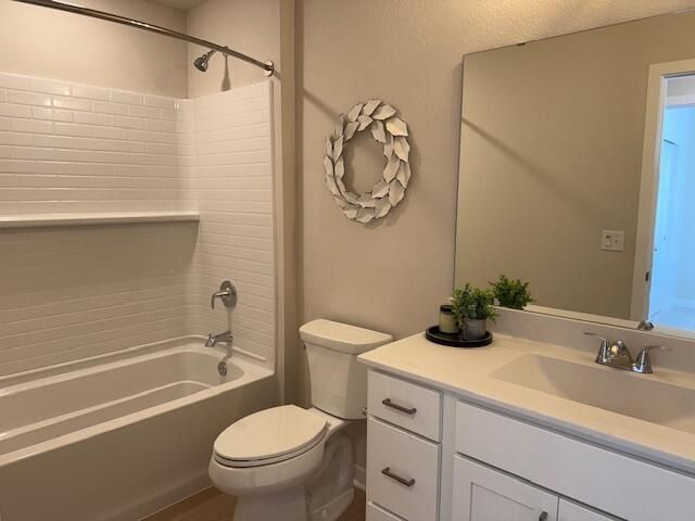 W219N16270 Primrose COURT, Jackson, WI 53037