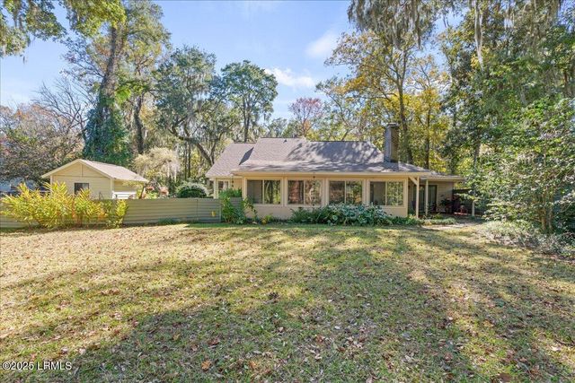 31 Chesterfield Lake Drive, Beaufort, SC 29906