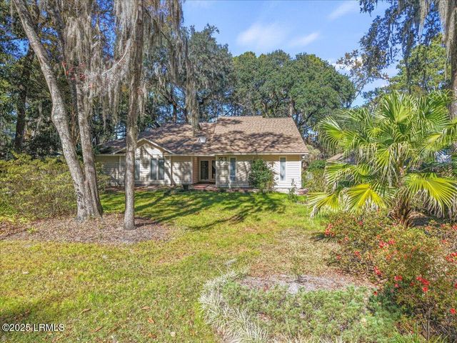 31 Chesterfield Lake Drive, Beaufort, SC 29906