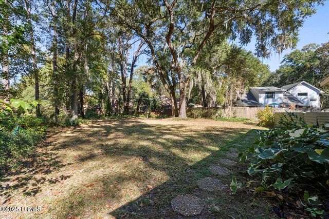 31 Chesterfield Lake Drive, Beaufort, SC 29906