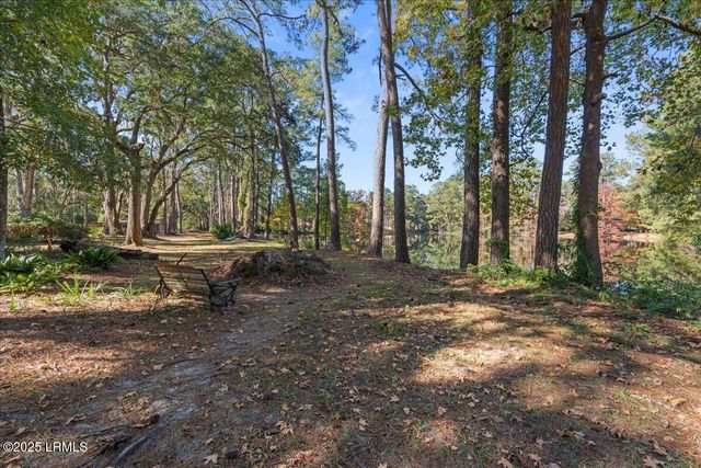 31 Chesterfield Lake Drive, Beaufort, SC 29906