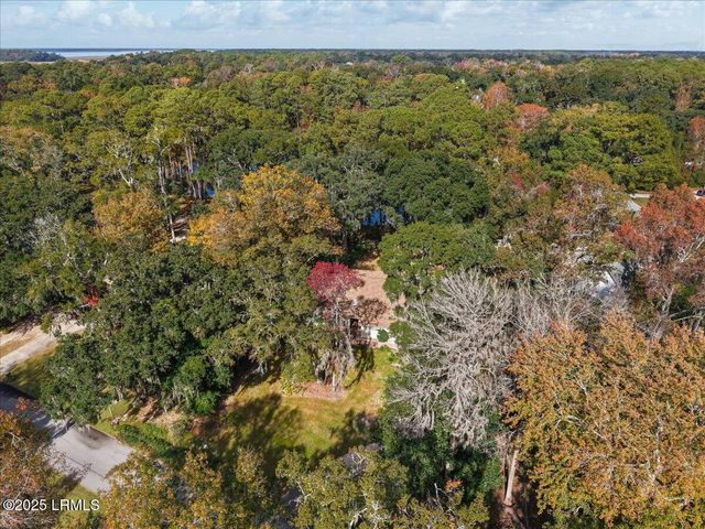 31 Chesterfield Lake Drive, Beaufort, SC 29906