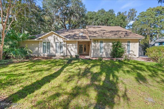 31 Chesterfield Lake Drive, Beaufort, SC 29906