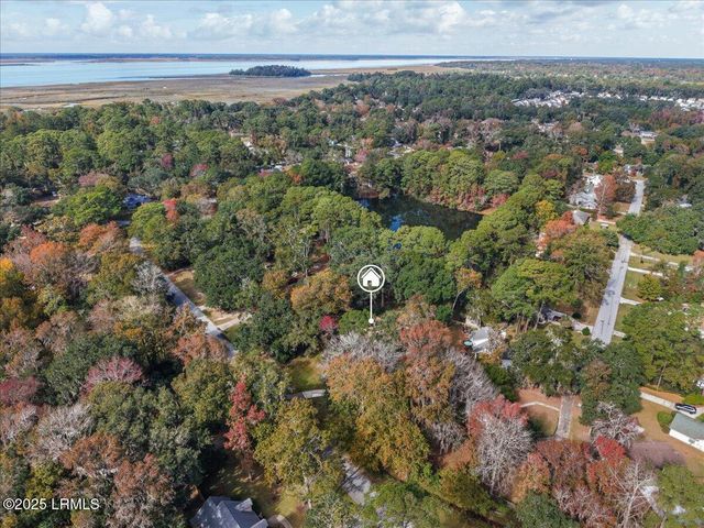 31 Chesterfield Lake Drive, Beaufort, SC 29906
