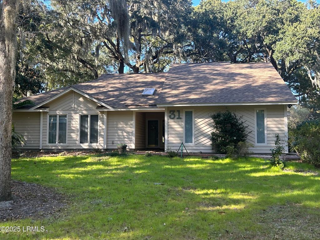 31 Chesterfield Lake Drive, Beaufort, SC 29906