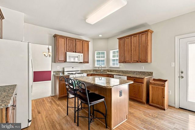 5885 FINCASTLE DR, Manassas, VA 20112
