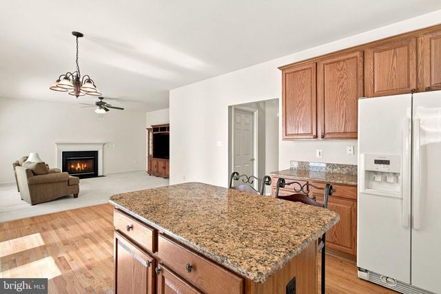 5885 FINCASTLE DR, Manassas, VA 20112