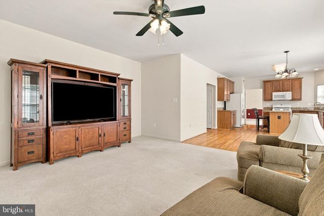 5885 FINCASTLE DR, Manassas, VA 20112