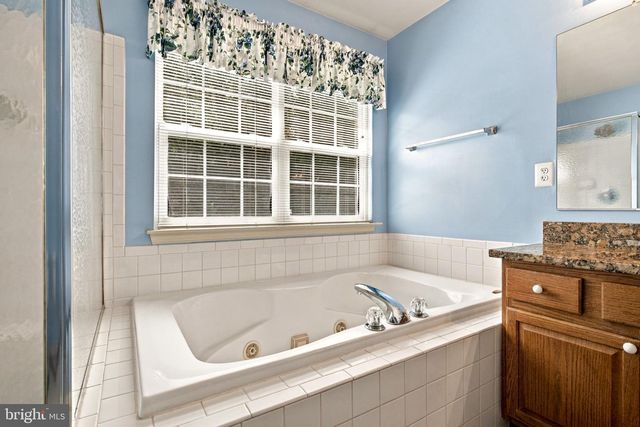 5885 FINCASTLE DR, Manassas, VA 20112