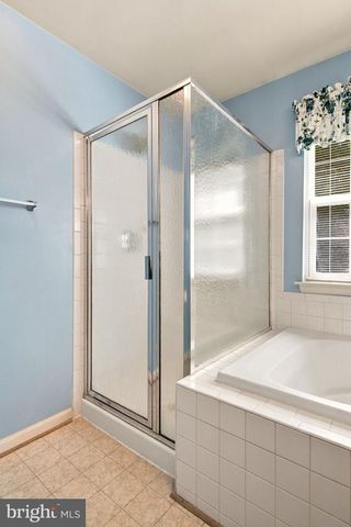 5885 FINCASTLE DR, Manassas, VA 20112