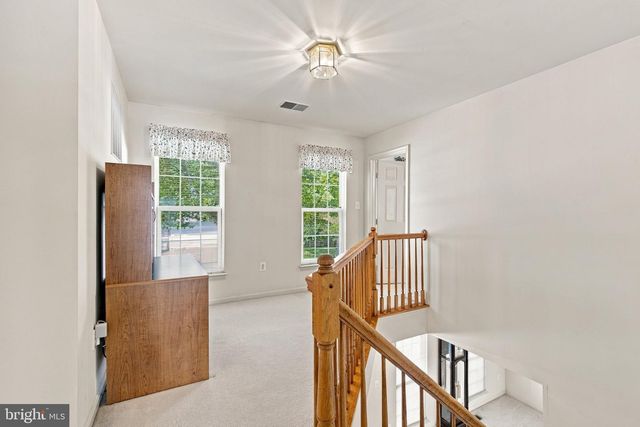 5885 FINCASTLE DR, Manassas, VA 20112