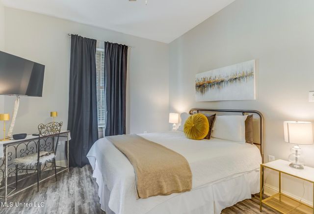 699 Dunbar Avenue, 203, Bay Saint Louis, MS 39520