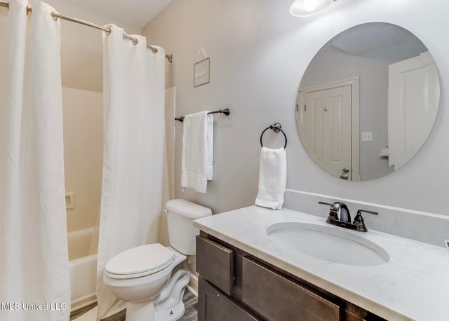 699 Dunbar Avenue, 203, Bay Saint Louis, MS 39520