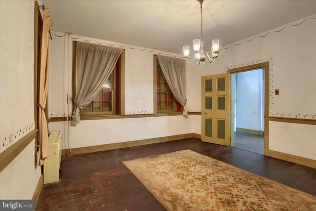 302 W FRONT ST, Lewisberry, PA 17339