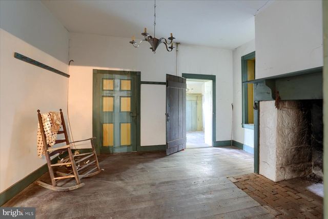 302 W FRONT ST, Lewisberry, PA 17339