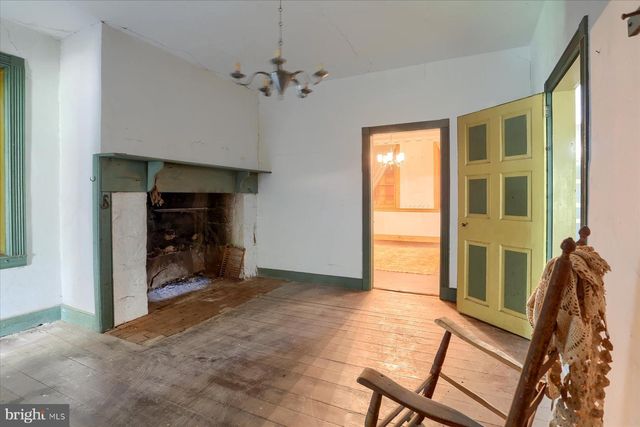 302 W FRONT ST, Lewisberry, PA 17339