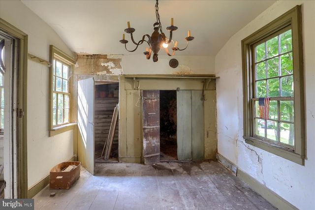 302 W FRONT ST, Lewisberry, PA 17339